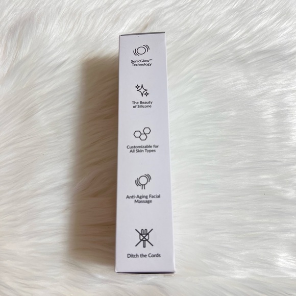 🦋PMD CLEAN FACE BRUSH🦋 - Picture 3 of 4